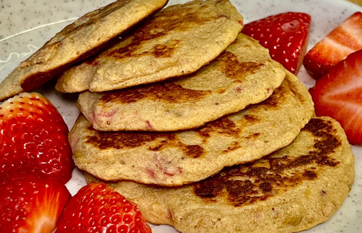 Бананово-ягодови палачинки с 4 съставки 🍌🍓
