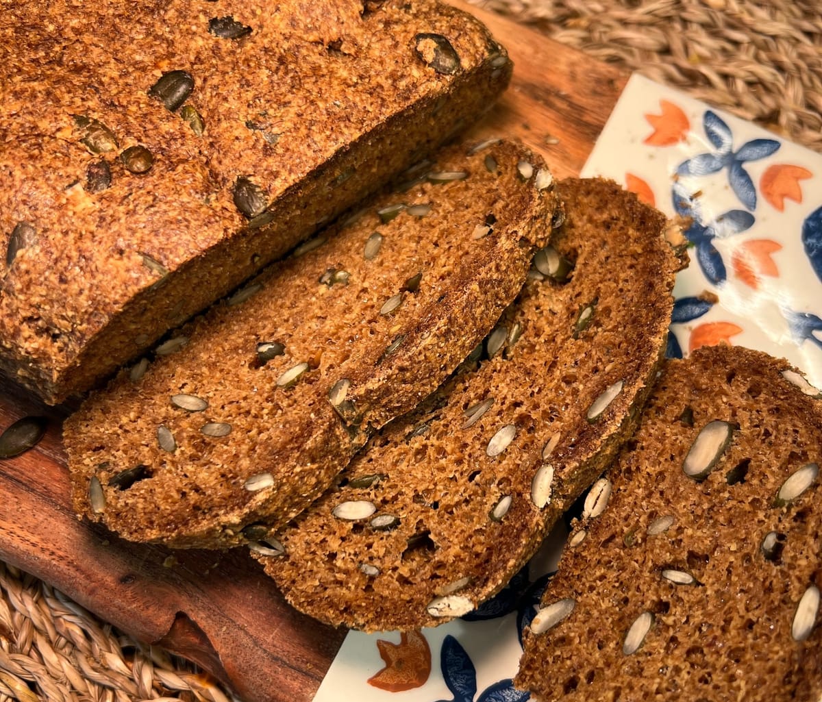 Безглутенов хляб със семена и ядки 🍞